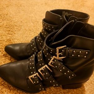 Size 9 like new Torrid boots